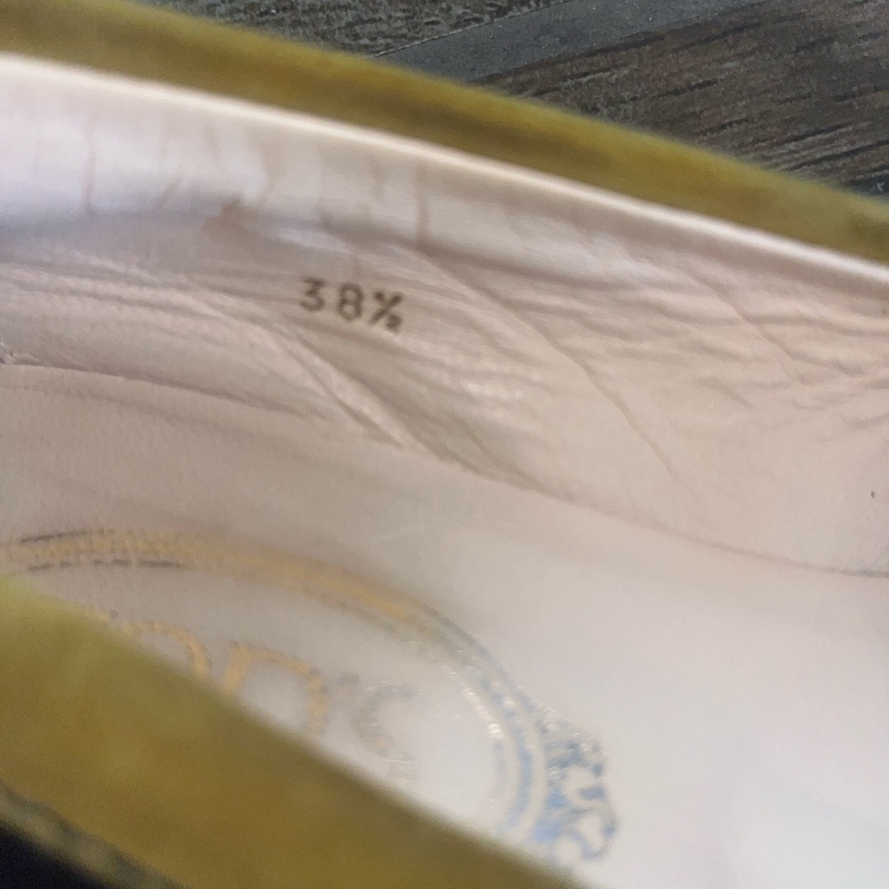 Tod’s Black and Yellow Women's Loafers - Picture 4 of 8